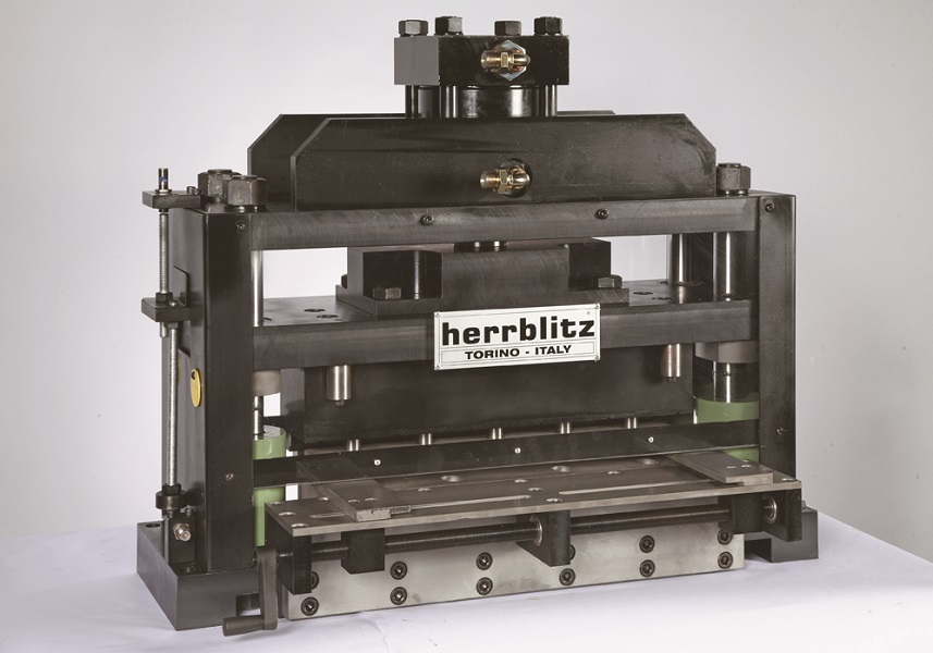 Herrblitz Modular System03-HERRBLITZ-CIS. PNEUM